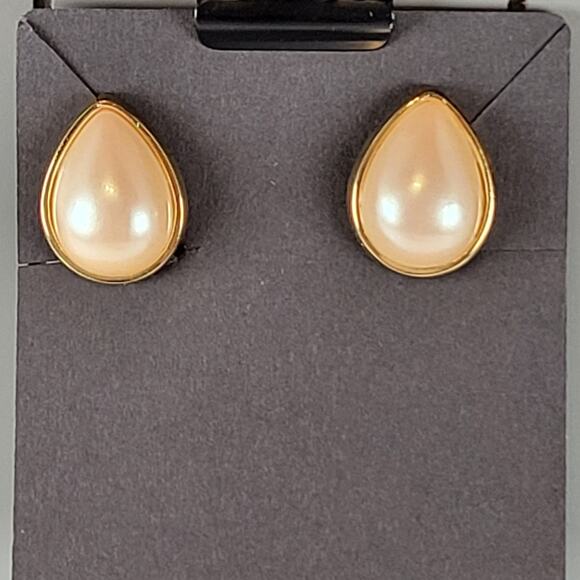 Richelieu Gold Tone Blue Enamel Faux Pearl Clip On Earrings Signed Teardrop VTG - Picture 1 of 11